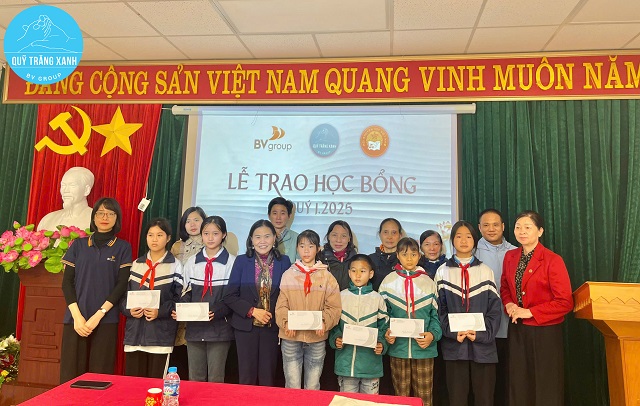 NHÀ TRĂNG TRAO HỌC BỔNG QUÝ I/2025 – NHỮNG MẦM NON ĐÓN MÙA XUÂN MỚI