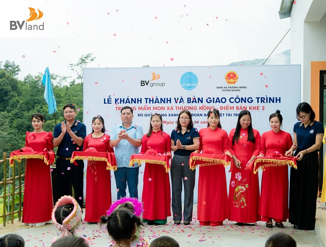 GIEO CHỮ, GIEO HY VỌNG: QUỸ TRĂNG XANH TRAO TẶNG ĐIỂM TRƯỜNG BẢN KHẺ 2, TUYÊN QUANG