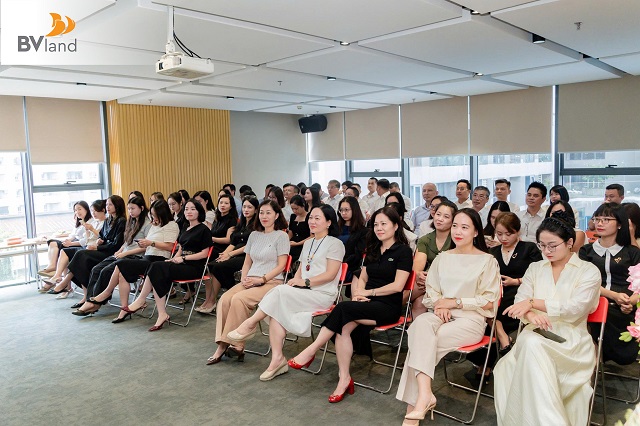 BV GROUP RỰC RỠ SẮC MÀU TRI ÂN NGÀY PHỤ NỮ VIỆT NAM 20/10