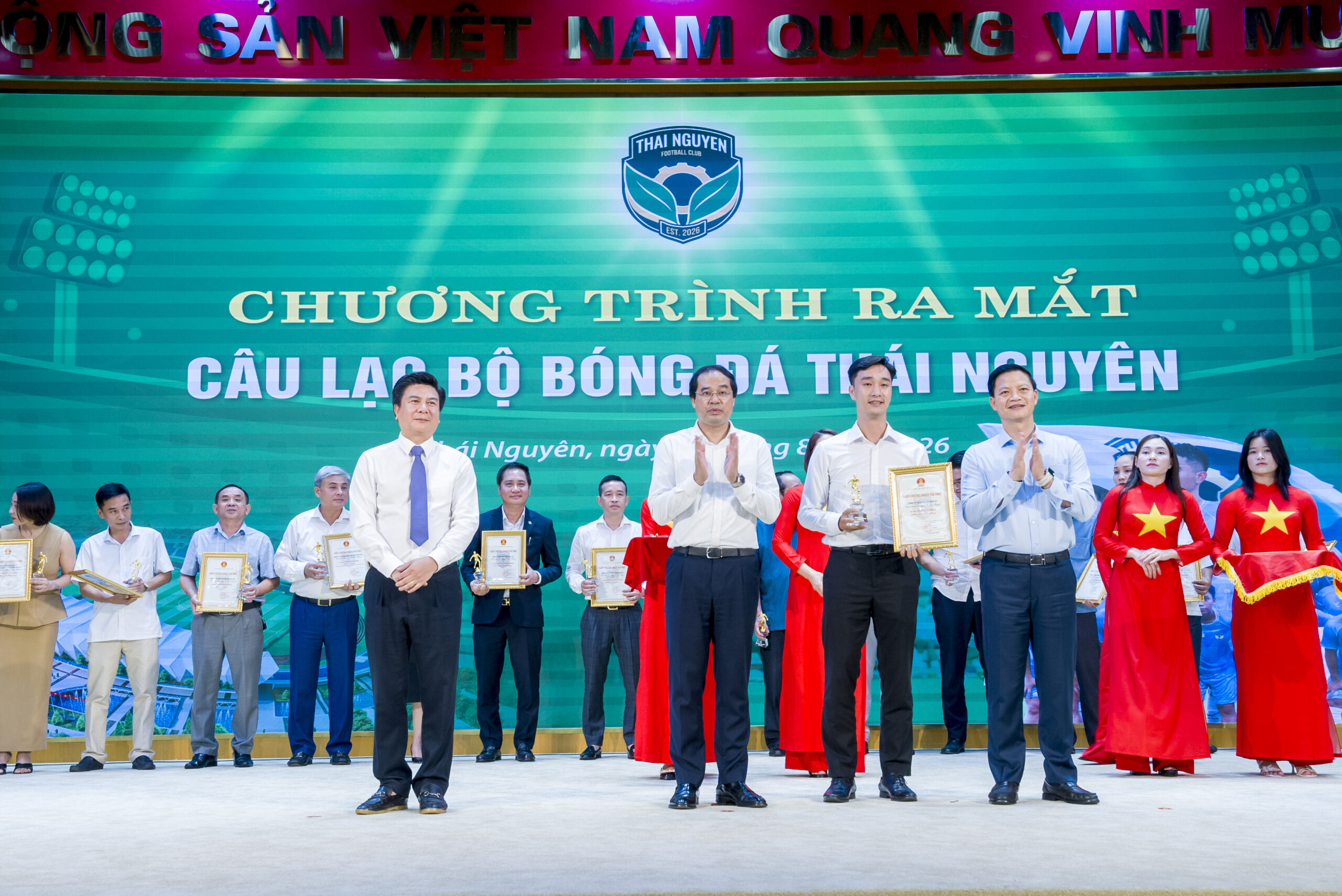 BV LAND ĐỒNG HÀNH CÙNG FC THÁI NGUYÊN